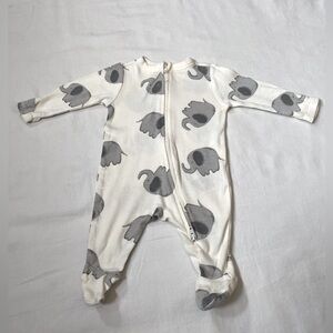 Old Navy -cotton long sleeve bodysuit w footies. Newborn-7 lbs. Gray Elephants.